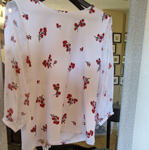 Brand new never worn Elle blouse size L